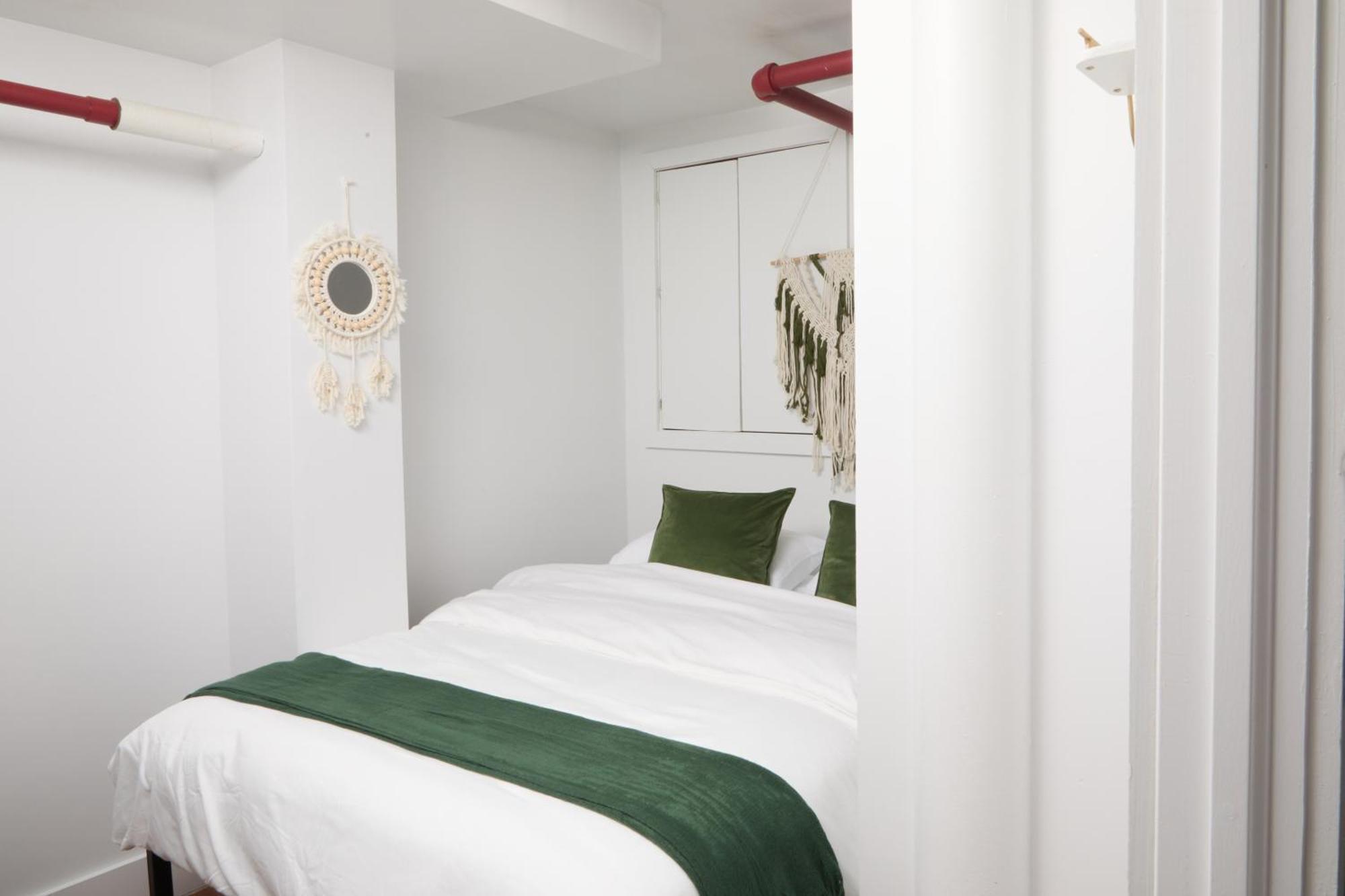 Comfy Guest House In Hell'S Kitchen New York Eksteriør billede